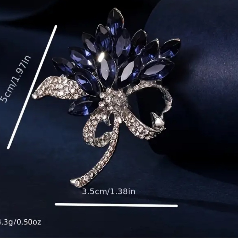 Floral Brooch in Blue and Silver NWOT - Picture 3 of 3